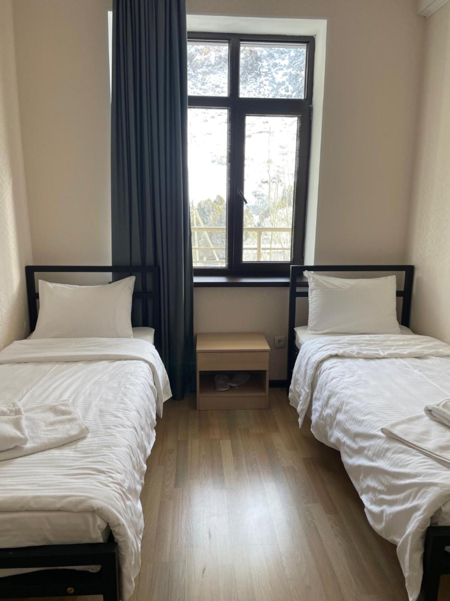 Issyk Ata Retreat Hotel Gorno-Serafimovka ภายนอก รูปภาพ